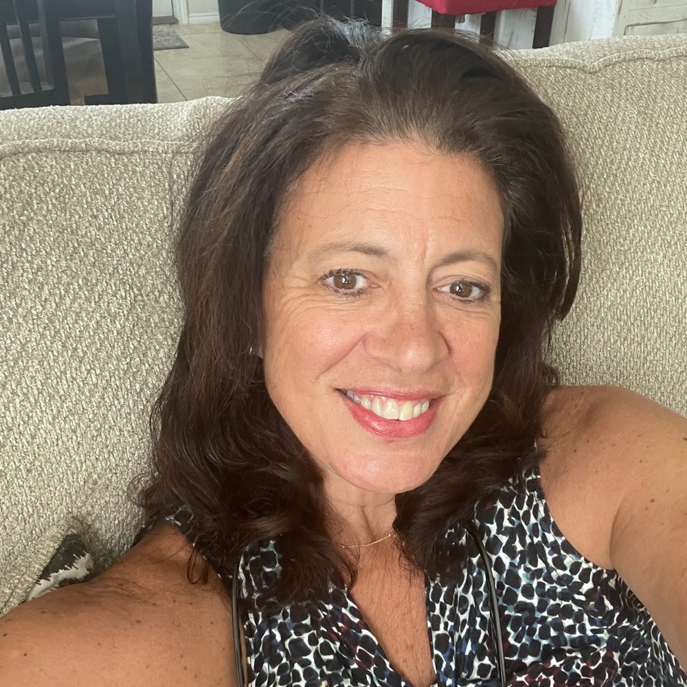 Meet your Posher, Kelly